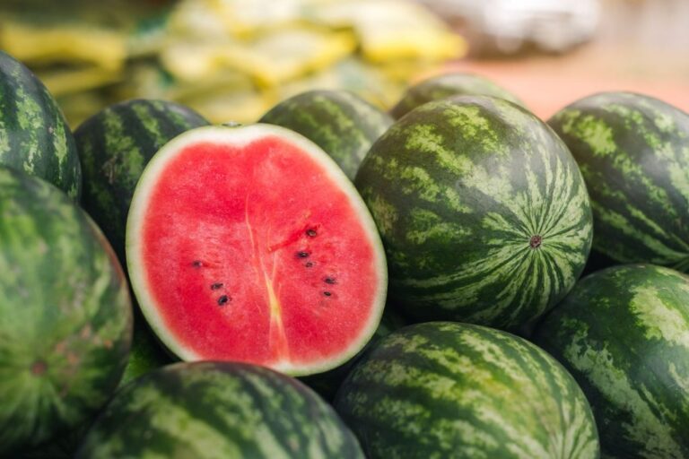 The price of a single watermelon is so much that it will cost a new car, not everyone's luck