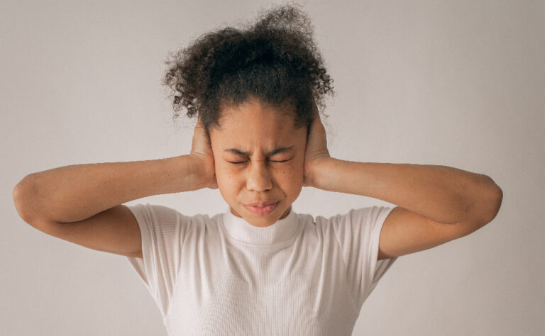 This woman, suffering from a rare disease, can't watch anyone chew food! Start shouting