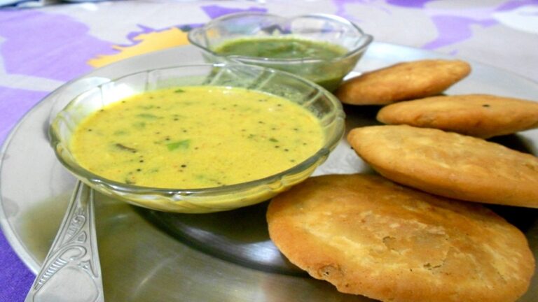 Make hot Rajasthani curry kachori for breakfast, just follow these tips to make the recipe