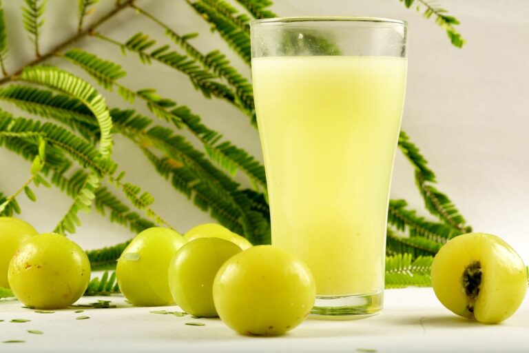 Drink amla juice every morning on an empty stomach, you will get not just one but many benefits for your health.