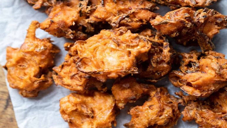 Follow these tips to prepare crispy pakoras in less oil, there will be a combination of taste and health