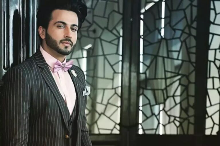 If you want to show style at the New Year party, take an idea from Dheeraj Dhupar's looks.