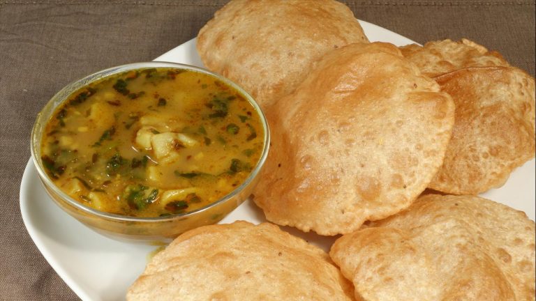 Try this trick to make crispy aloo puri that will not stick to the pan