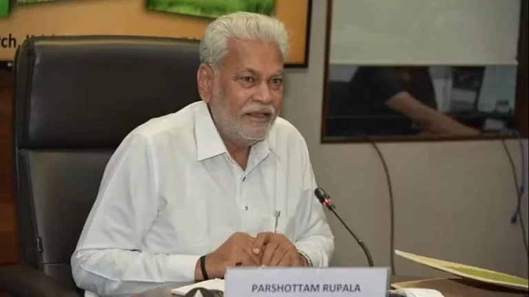 Union minister Parshottam Rupala in trouble for making statement on Rajputs Congress files defamation case