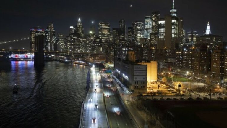 After Taiwan and Indonesia now the earthquake shocks in New York City high waves in the sea