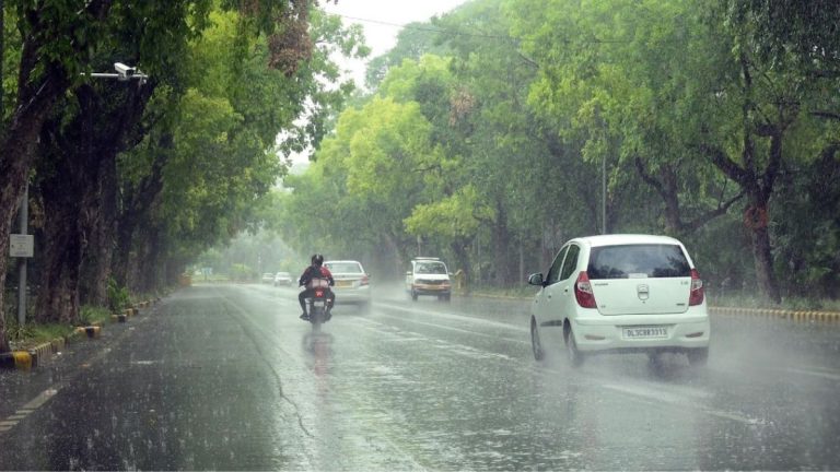 National News Light rain in Delhi severe heat in East India know how the weather will be in your city in the next 4 days