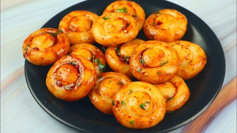 Chilli Garlic Potatoes If you like Korean dishes very much then know the method of making this dish