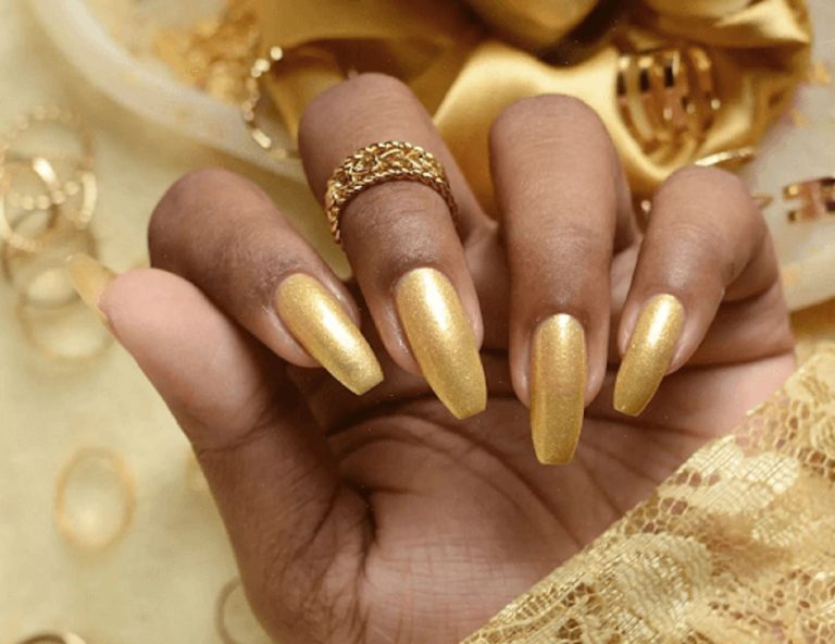 Gold Nail Art Designs Do this gold nail art design all eyes will be on the beauty of your nails