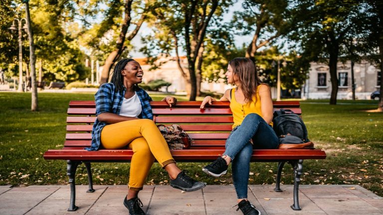 If you also have the habit of sitting with feet on feet know whether this habit is good or bad