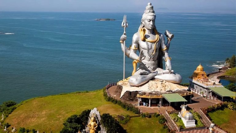 This temple in Kedarghati is the tallest Shiva temple in the world famous for being the marriage place of Shiva Parvati