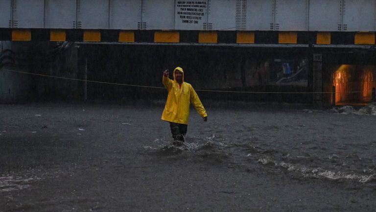 Heavy red and orange alert issued in next 24 hours in Gujarat f