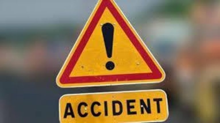 Horrific accident of truck and bus in Anand 6 killed f