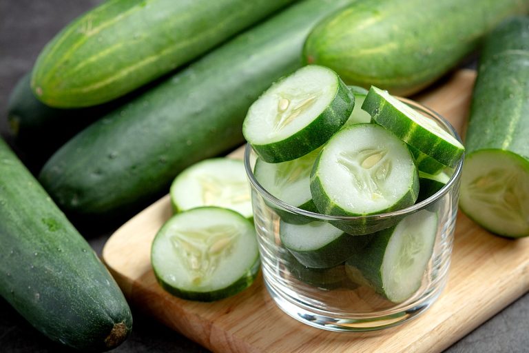 kheera in winters eating cucumber at night 1